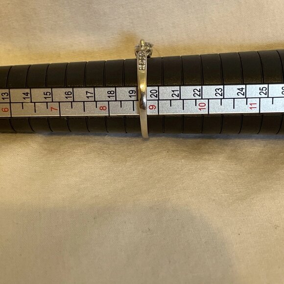 Shining Silver Tone Clear Stone Solitaire with 5 Side Stones Ring Size 8.75 - Picture 12 of 12